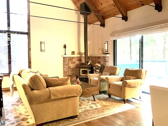 5th image of 28891 Robinhood Ct