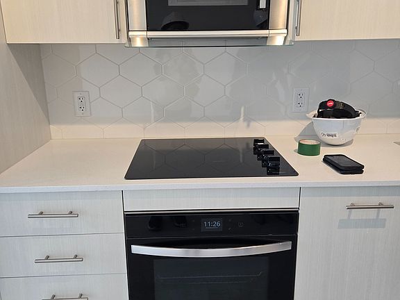 4th image of 2545 Simcoe St N #1020