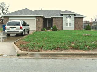 913 W Domino Ct, Nixa, MO 65714
