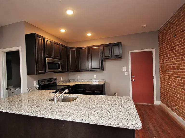 1017 Saint Paul St — Photo 7