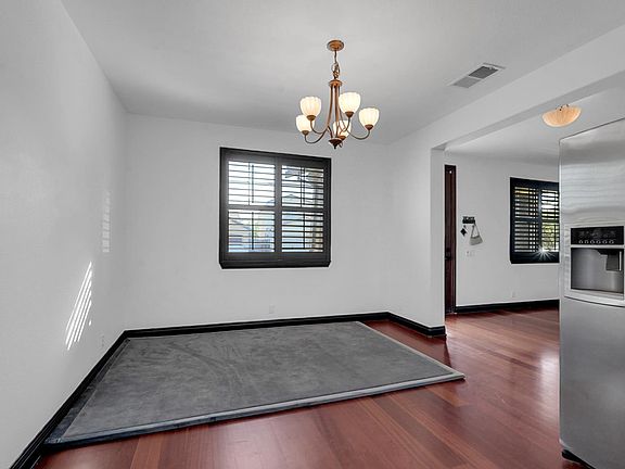 4th image of 415 Parliament Way