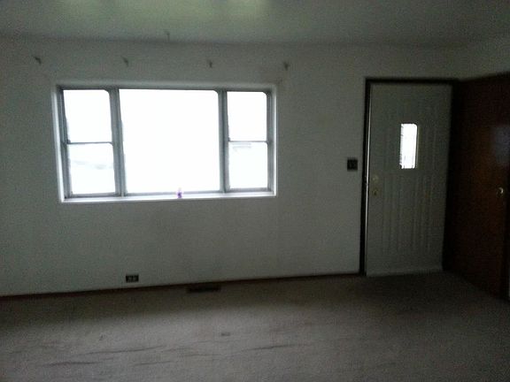 3rd image of 122 N Lombardy Dr