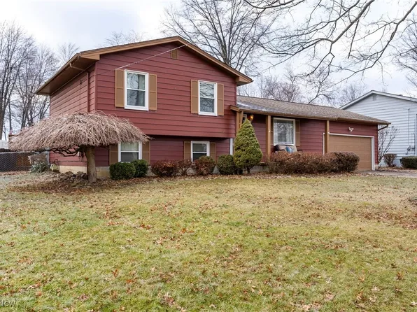 2100 Penny Ln, Austintown, OH 44515