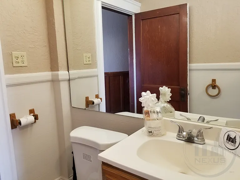  59 Sweet Ave 2ndFlr 2B/1B Spacious Hardwoods FreshPaint PetOK Laundry — Photo 17