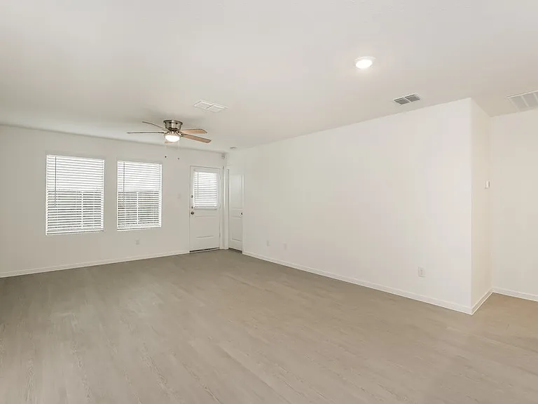 201 Sycamore Pl — Photo 5