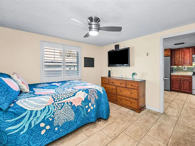 1000 Crane Ct — Photo 24