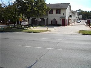 1st image of 4808 E Lancaster Ave APT 108