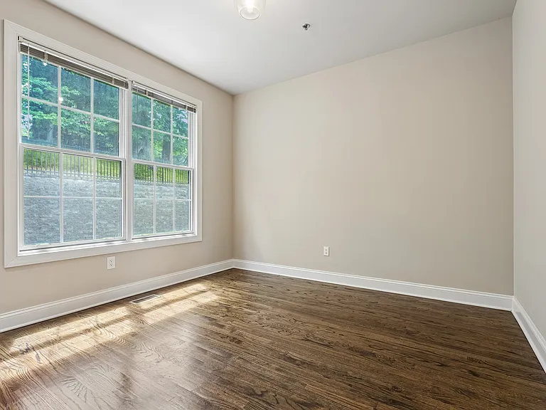 36 Bloomfield Ave — Photo 10