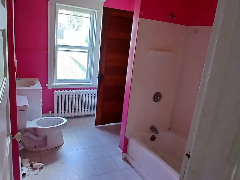648 Linden Ave — Photo 6