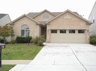 142 Village Cir, Oakdale, PA