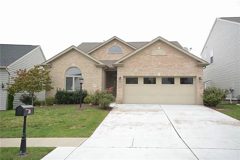 142 Village Cir photo 1