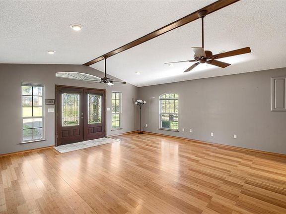 4th image of 360 County Road 4162