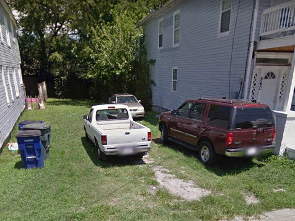 2nd image of 856 Lexington St
