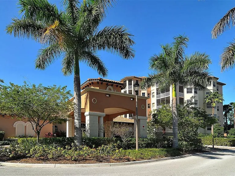 1921 Monte Carlo Dr #302 — Photo 23