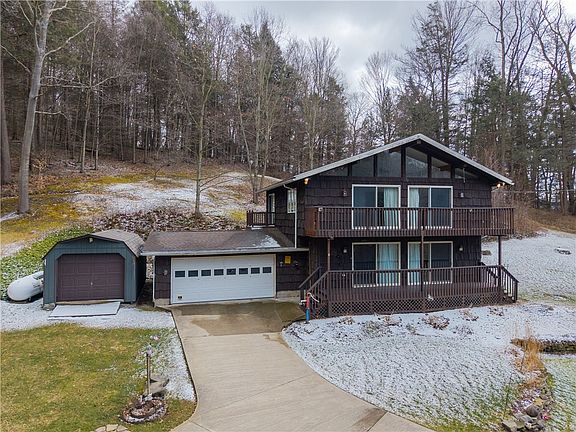 2nd image of 1073 Sharp Hill Rd