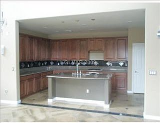 4th image of 11345 Hedgemont Ave