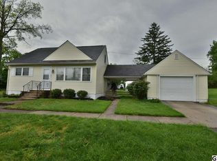 911 Spruce St, Middletown, PA 17057