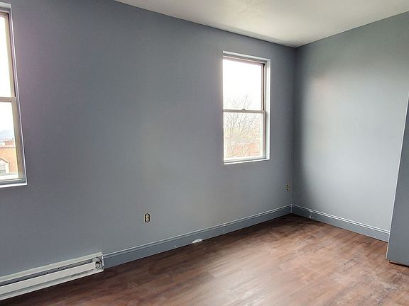 5th image of 4925 Friendship Ave APT 14
