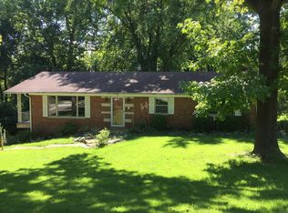 121 Hillwood Dr, Belleville, IL 62223