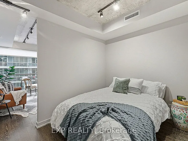 39 Brant St #416 — Photo 4