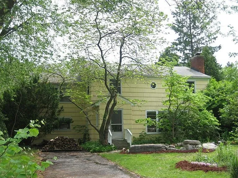 605 Sunset Rd photo 1