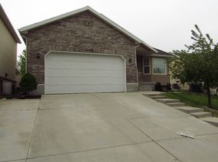10574 S Pine Grove Way, South Jordan, UT 84009