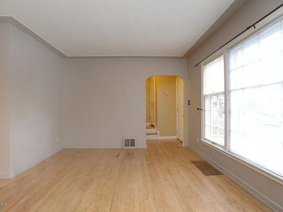 4th image of 1456 Colorado Ave SE