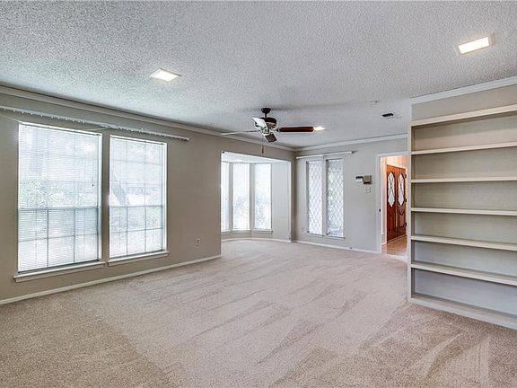 3rd image of 5803 Thoreau Ln