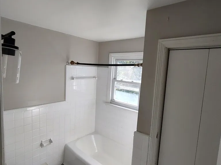 1229 W Ocean View Ave #D — Photo 2