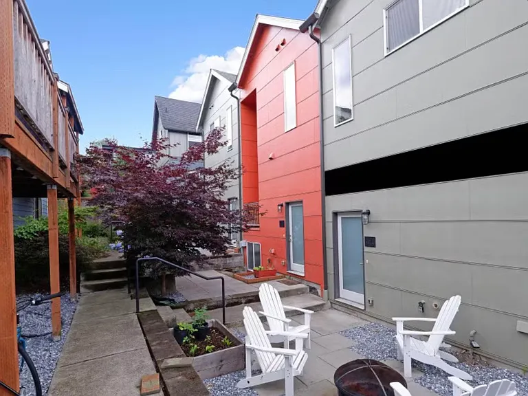 40 Florentia St #A — Photo 2