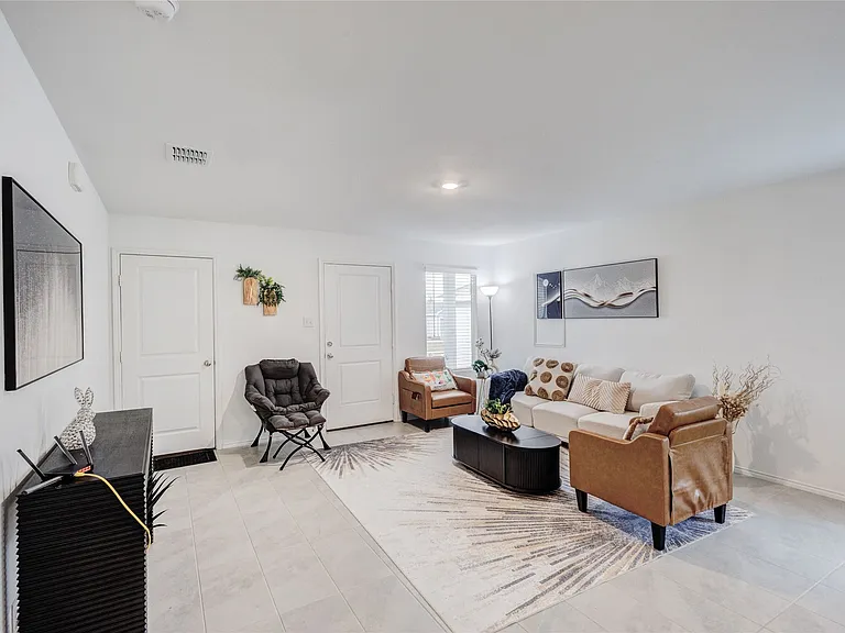 3505 Flicker Ln — Photo 5