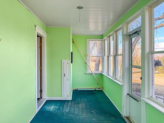 4th image of 281 Washington Ave N