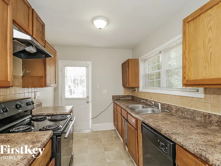 1750 Avon Ave SW — Photo 7