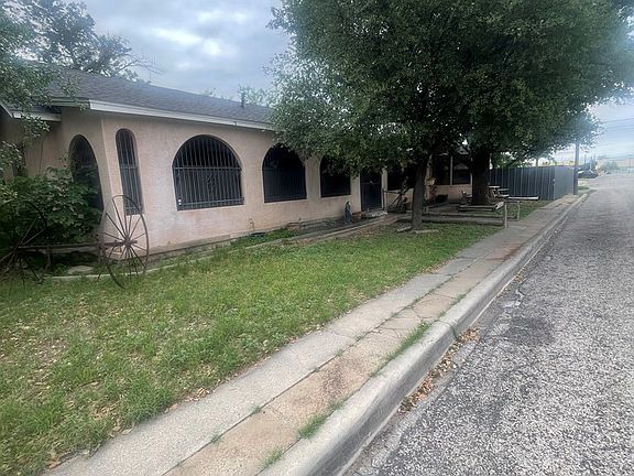 2nd image of 2817 San Antonio St