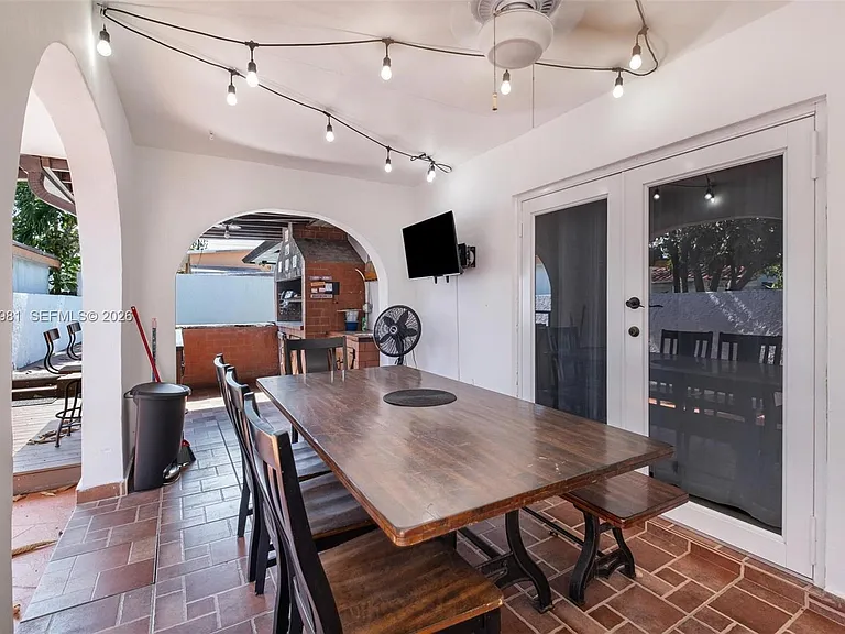 2430 SW 22nd Ter — Photo 39