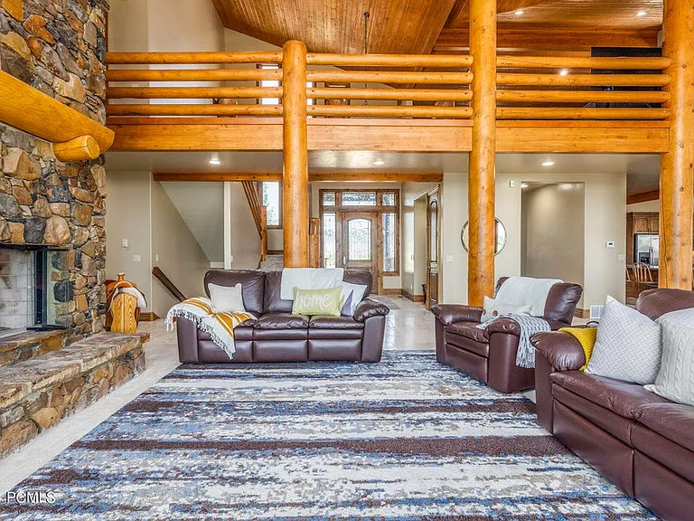 2600 Meadows Dr — Photo 13