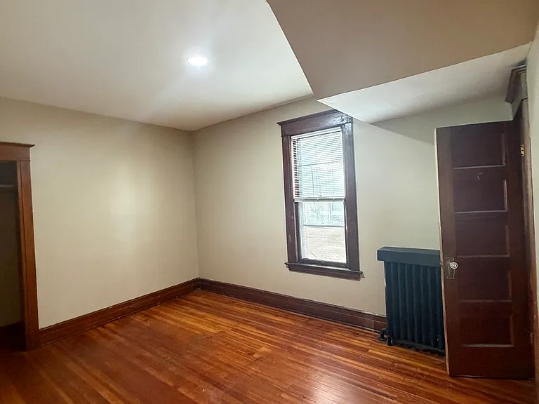 424-426 Hudson Ave #1 — Photo 3
