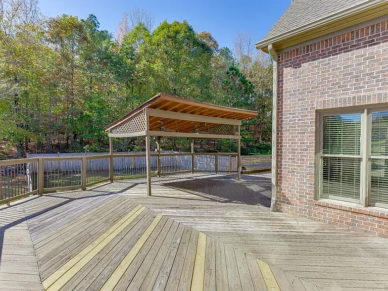 940 Chateau Forest Rd — Photo 79