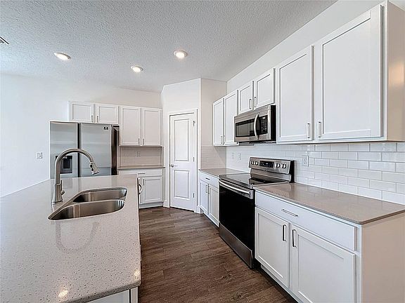 2nd image of 3583 NE 1st Dr