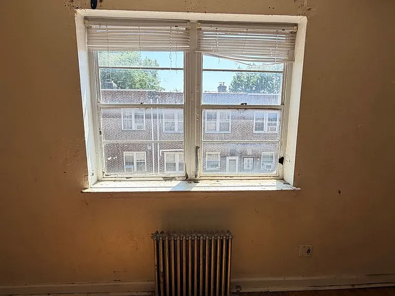 Parkside Apartments — Photo 2