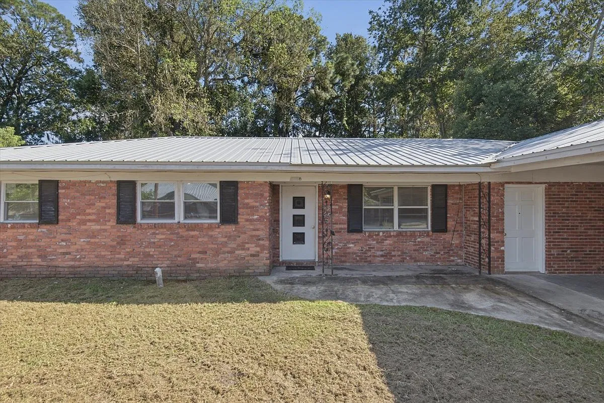 4 bed, 1586 sqft, $1,650 — Photo 2