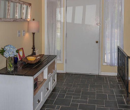 4th image of 1833 Arden Way