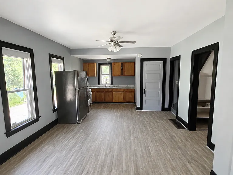 345 W River St — Photo 2