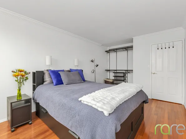 340 East 93rd Street image 8 of 15