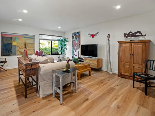 1103 Heather Ln, Pacific Grove, CA 93950