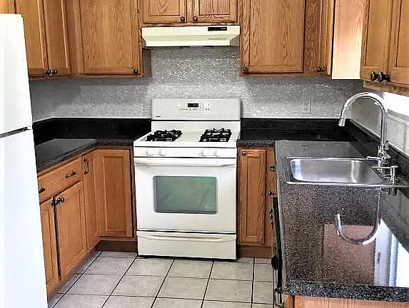 5th image of 24 Seaside Ln