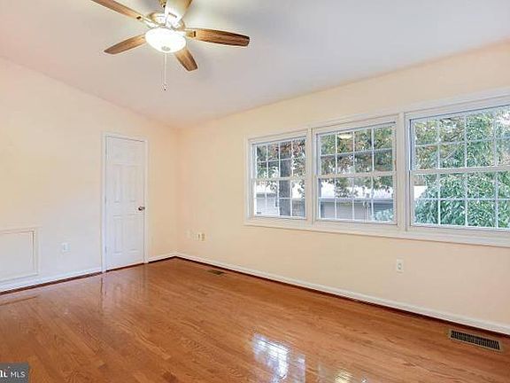 2nd image of 5049 Americana Dr