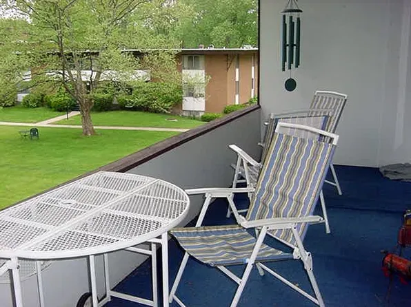 2119 Bayliss St APT 32, Midland, MI 48640