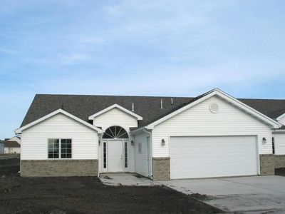 2404 45th Ave S, Grand Forks, ND, 58201