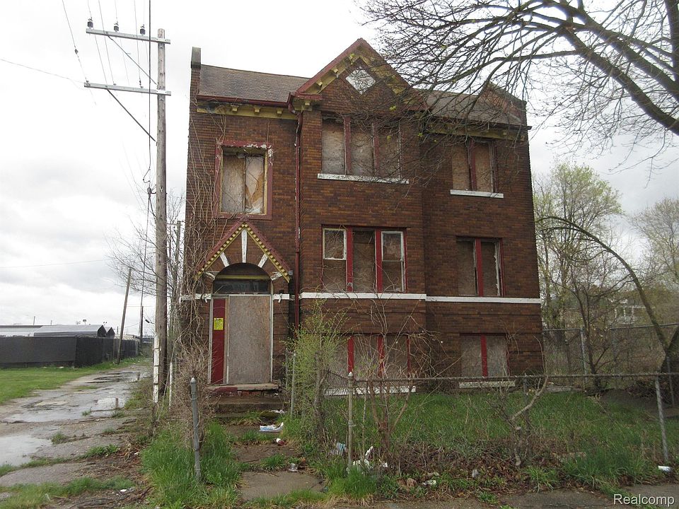 1st image of 3729 Saint Clair St